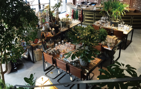 定額制の店舗大型装花